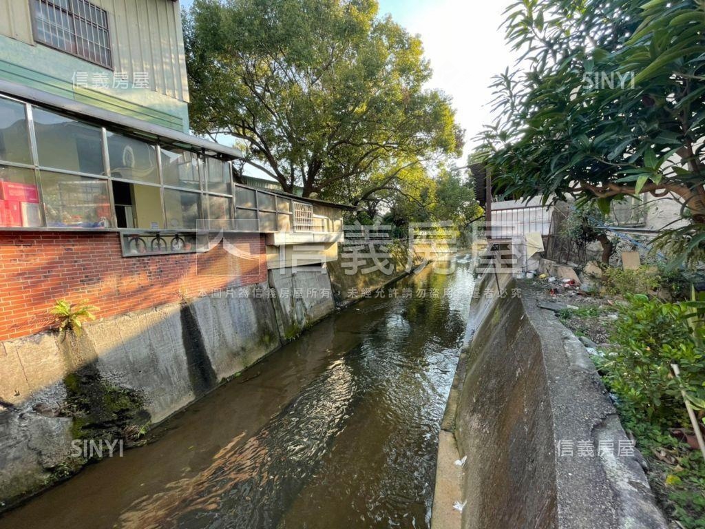 霸氣烏日新居落成店面Ａ房屋室內格局與周邊環境