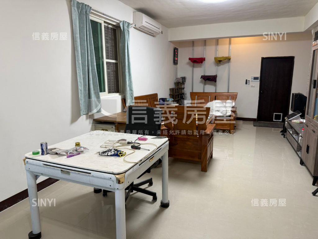 龍岡人文典藏透天房屋室內格局與周邊環境