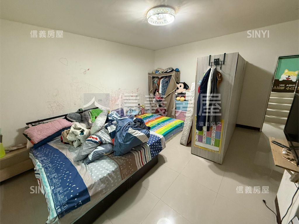 龍岡人文典藏透天房屋室內格局與周邊環境