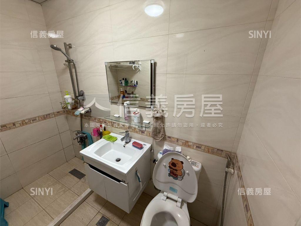 龍岡人文典藏透天房屋室內格局與周邊環境