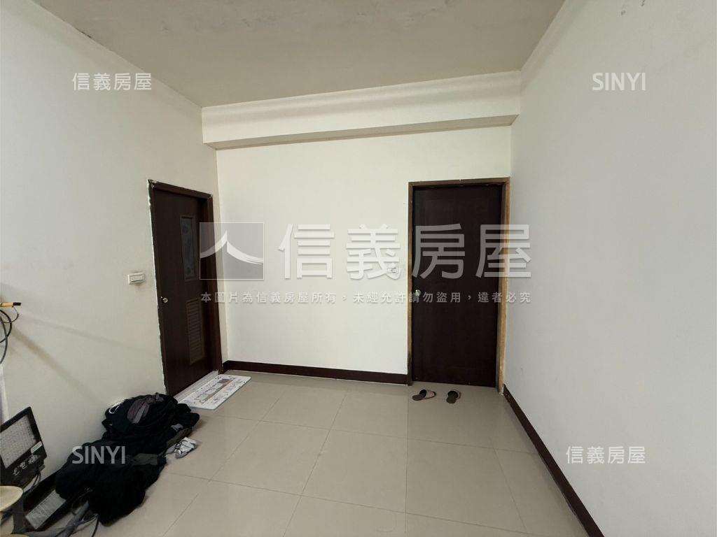 龍岡人文典藏透天房屋室內格局與周邊環境