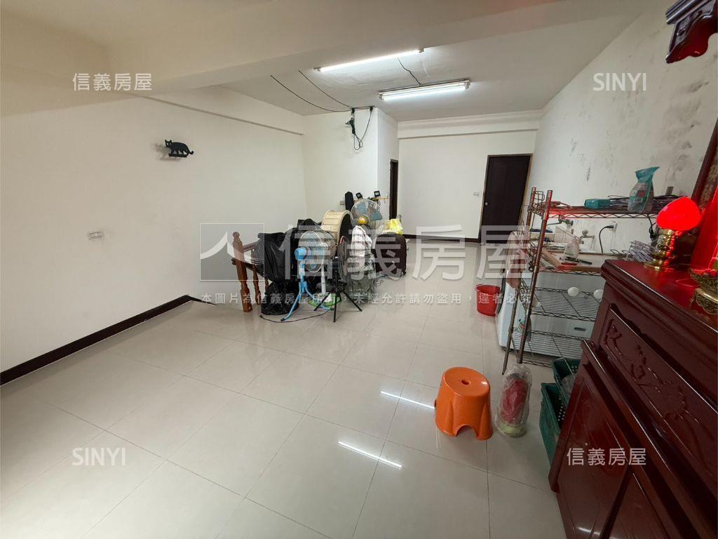 龍岡人文典藏透天房屋室內格局與周邊環境