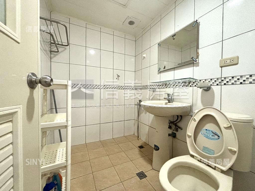 專任領袖勳章三房平車房屋室內格局與周邊環境