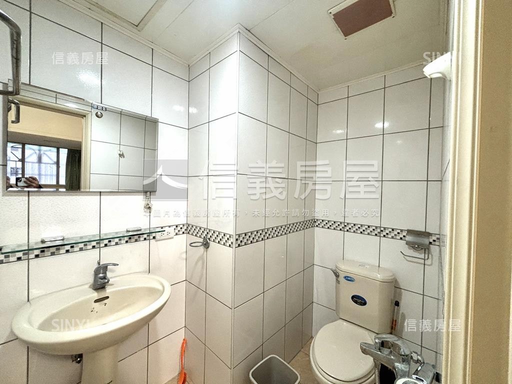 專任領袖勳章三房平車房屋室內格局與周邊環境