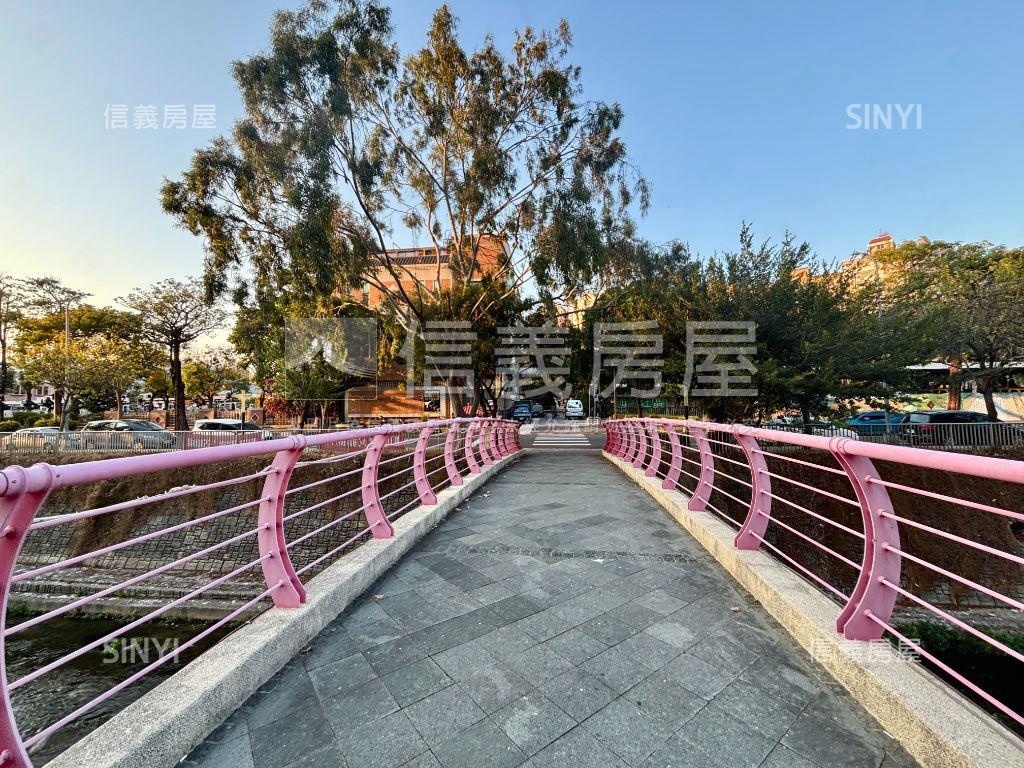 專任領袖勳章三房平車房屋室內格局與周邊環境