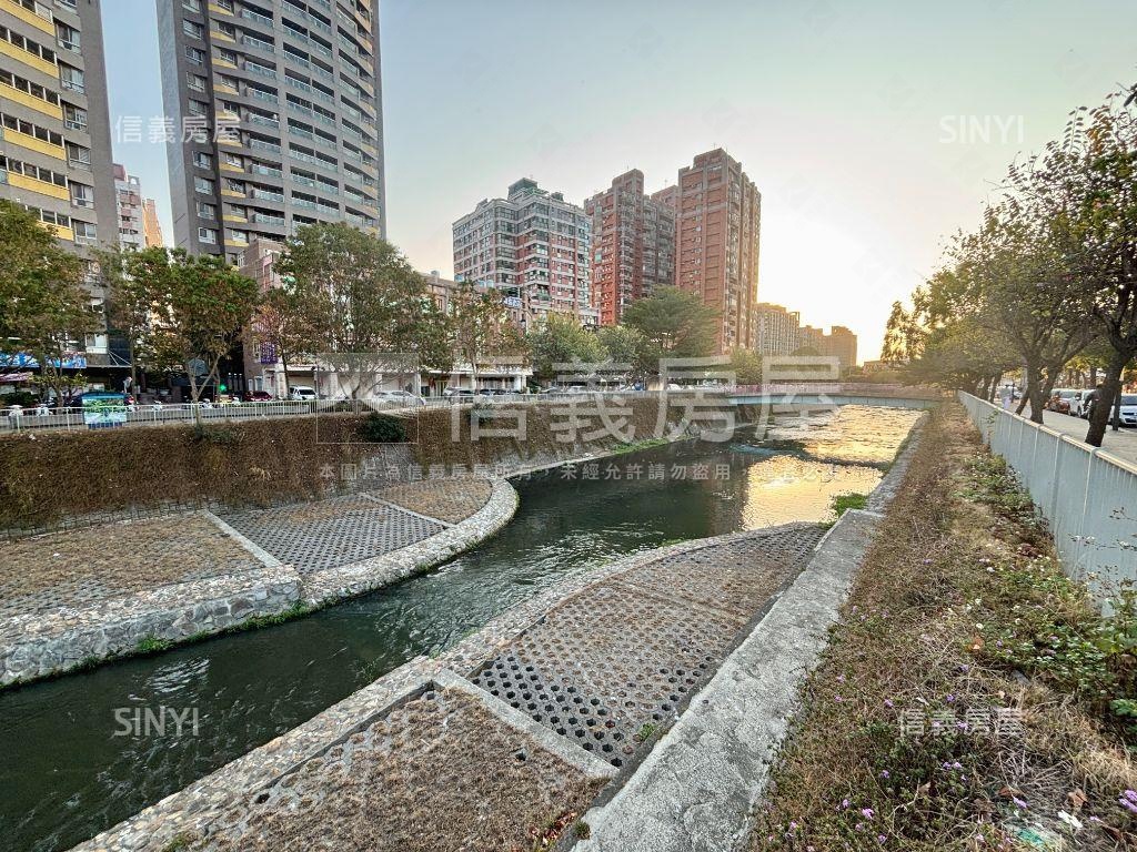 專任領袖勳章三房平車房屋室內格局與周邊環境