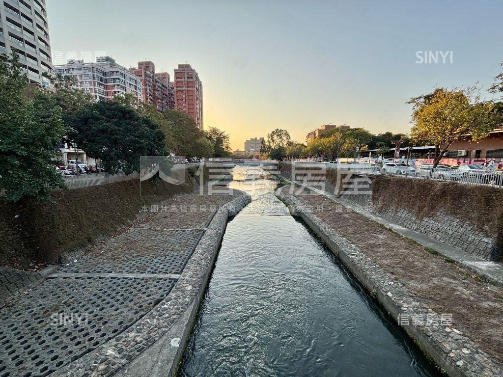 專任領袖勳章三房平車房屋室內格局與周邊環境