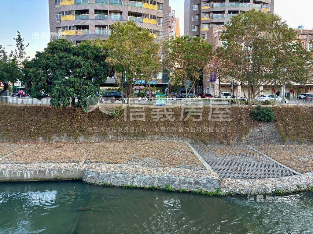 專任領袖勳章三房平車房屋室內格局與周邊環境