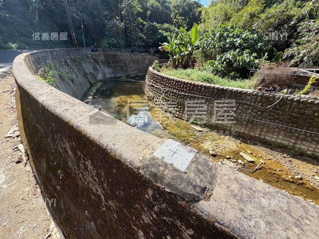 近景觀餐廳土地房屋室內格局與周邊環境