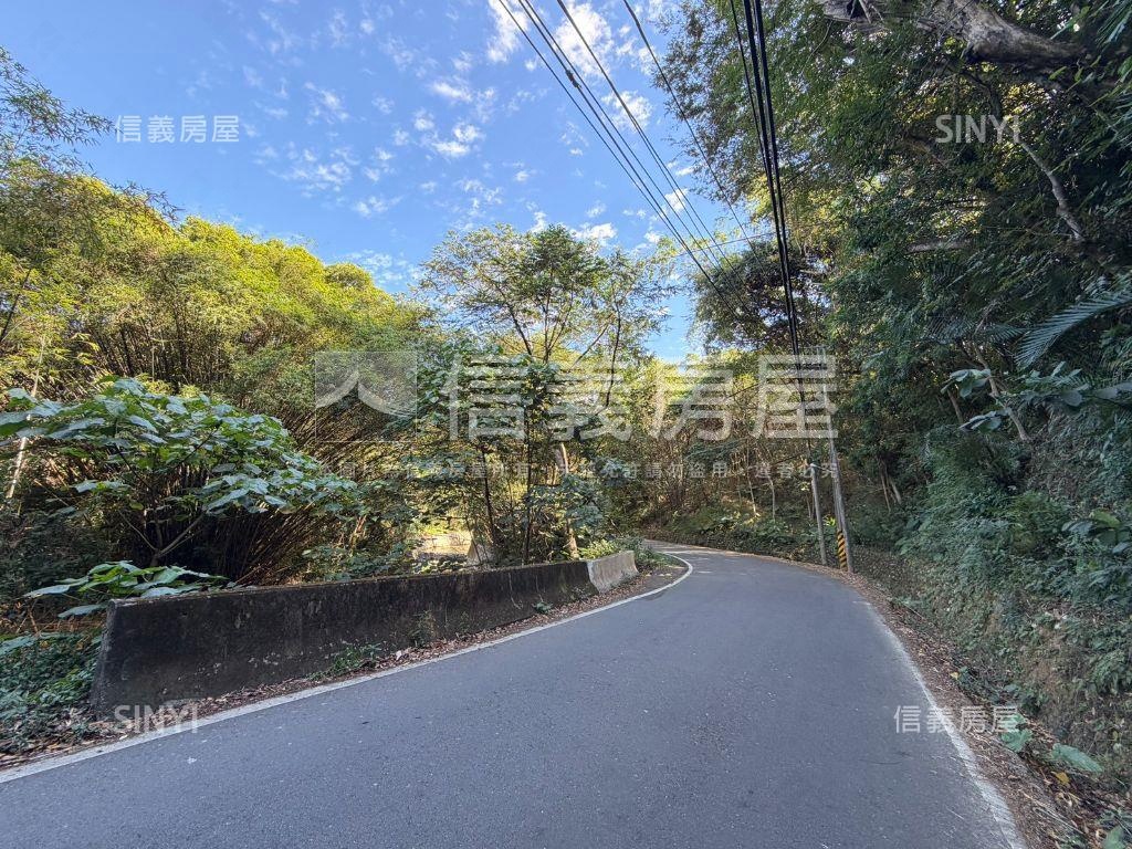 近景觀餐廳土地房屋室內格局與周邊環境