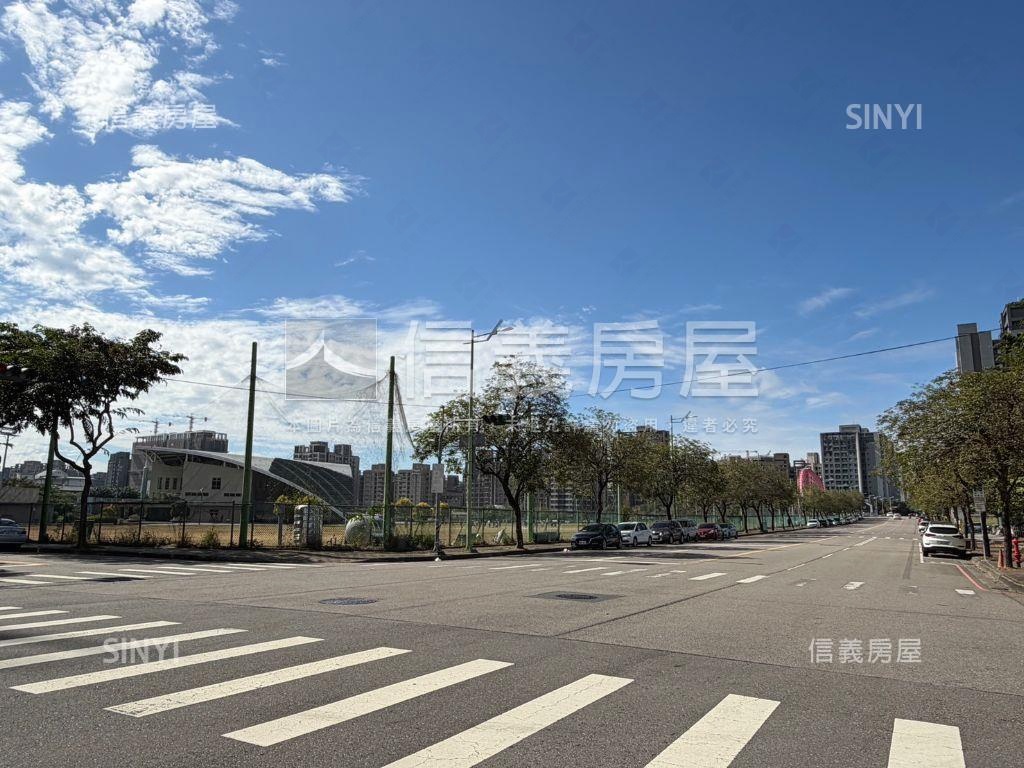 近景觀餐廳土地房屋室內格局與周邊環境