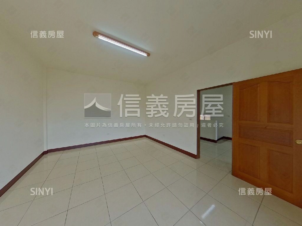 長億震後大地坪角間別墅房屋室內格局與周邊環境