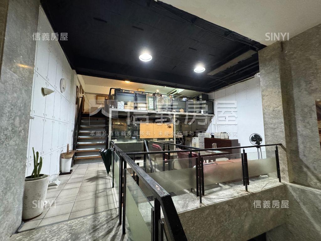 森林公園挑高住辦一樓房屋室內格局與周邊環境