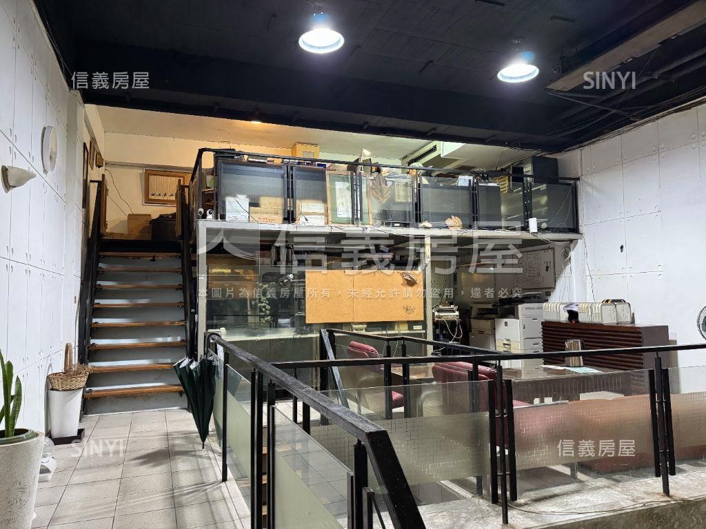 森林公園挑高住辦一樓房屋室內格局與周邊環境