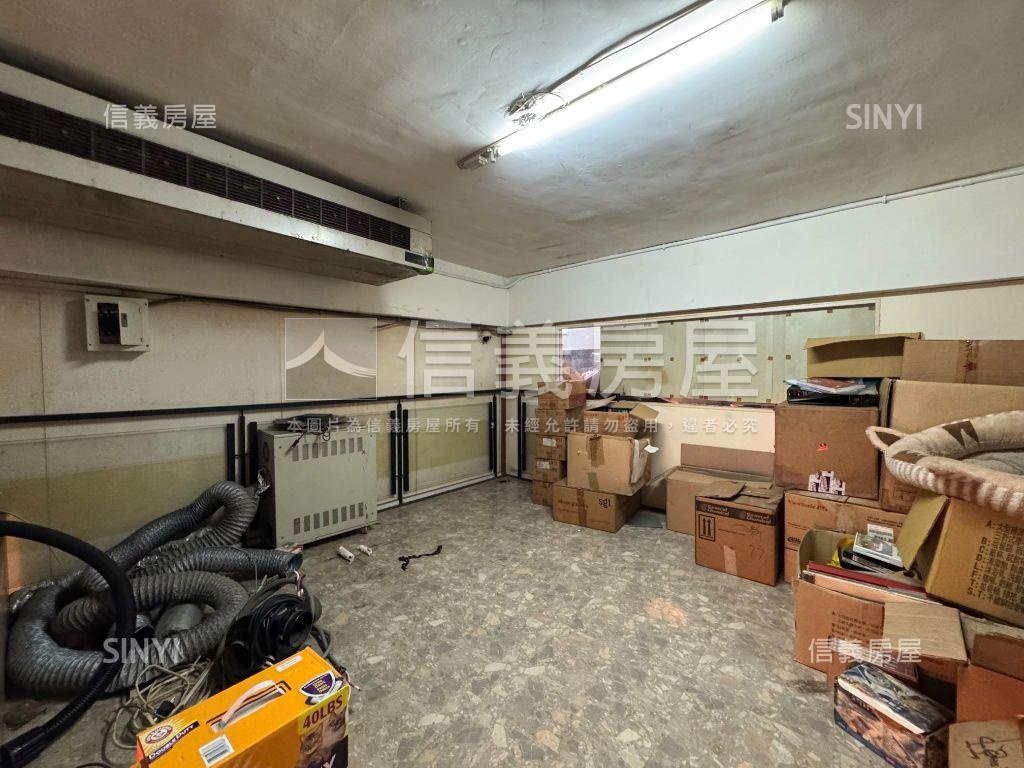 森林公園挑高住辦一樓房屋室內格局與周邊環境