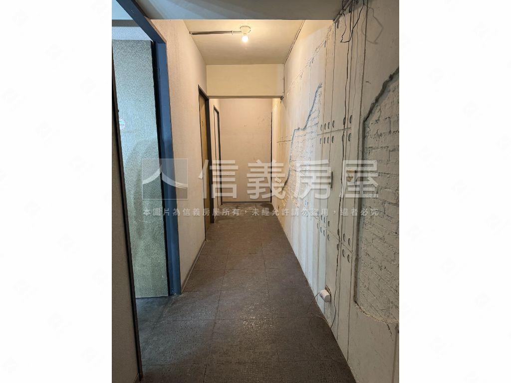 森林公園挑高住辦一樓房屋室內格局與周邊環境