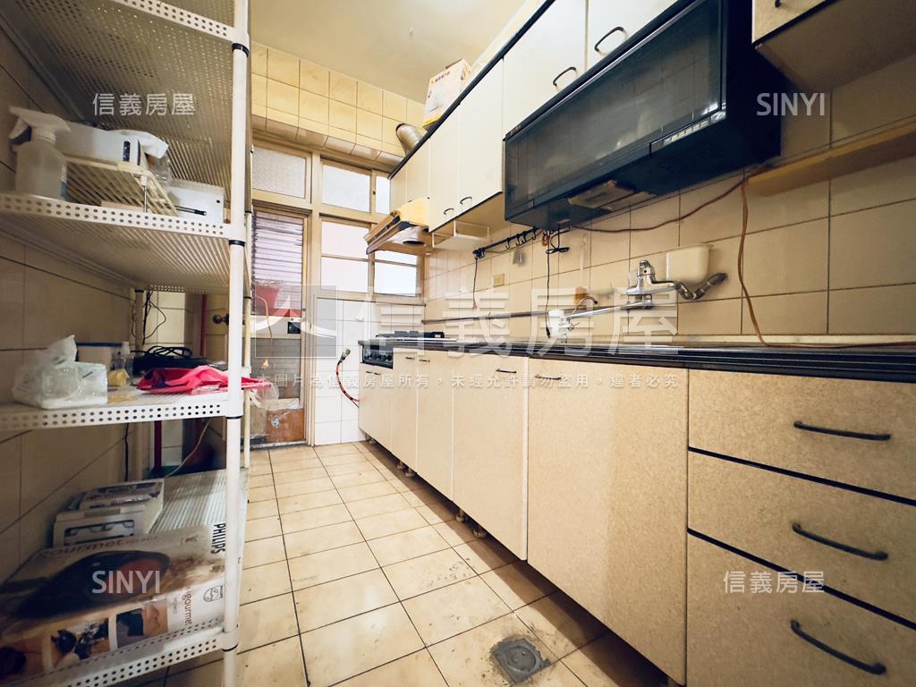 捷運萬大明德電梯三房美宅房屋室內格局與周邊環境