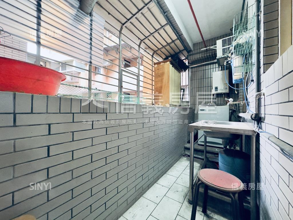 捷運萬大明德電梯三房美宅房屋室內格局與周邊環境