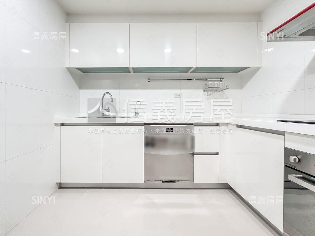 紐約花園美麗大三房房屋室內格局與周邊環境