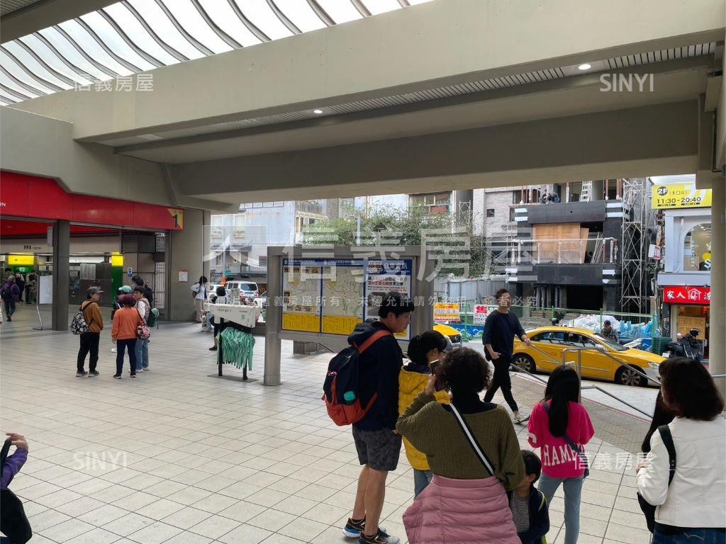 士林竣Ａ２＿五樓３房車位房屋室內格局與周邊環境