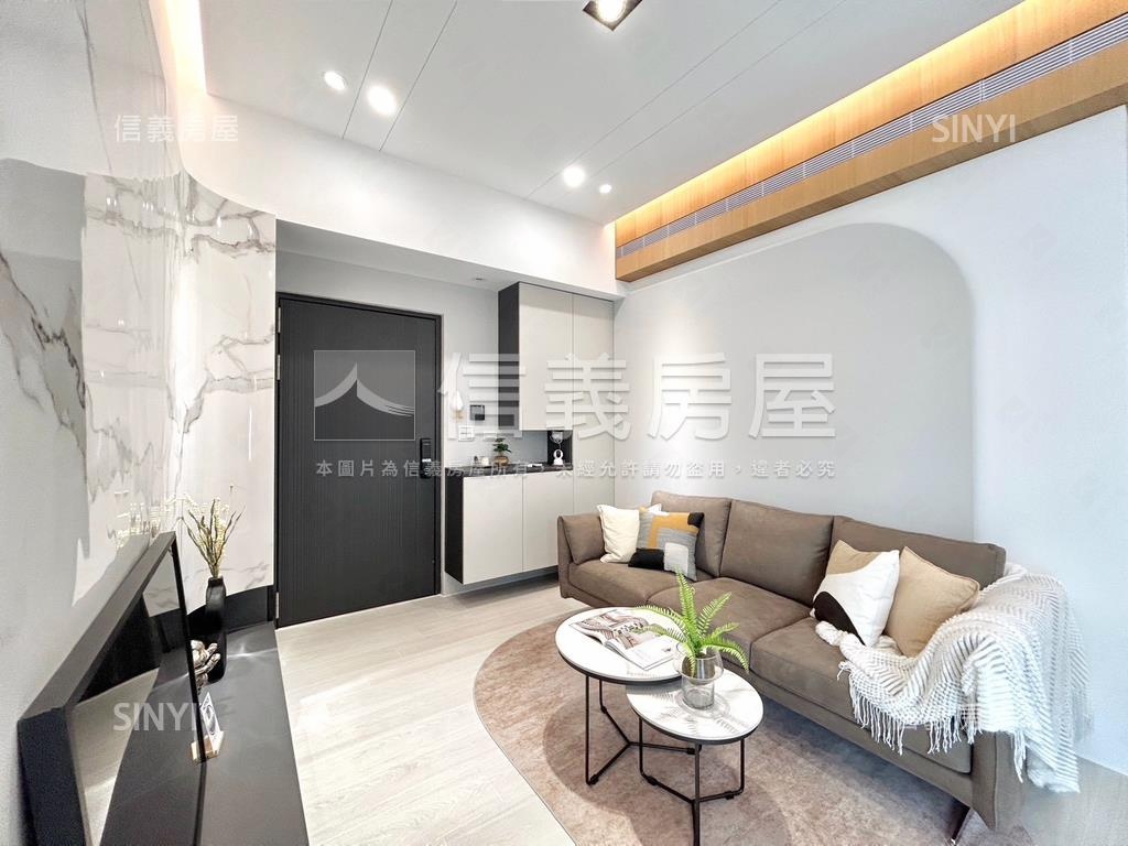 雲峰２Ｃ三房裝潢美屋房屋室內格局與周邊環境