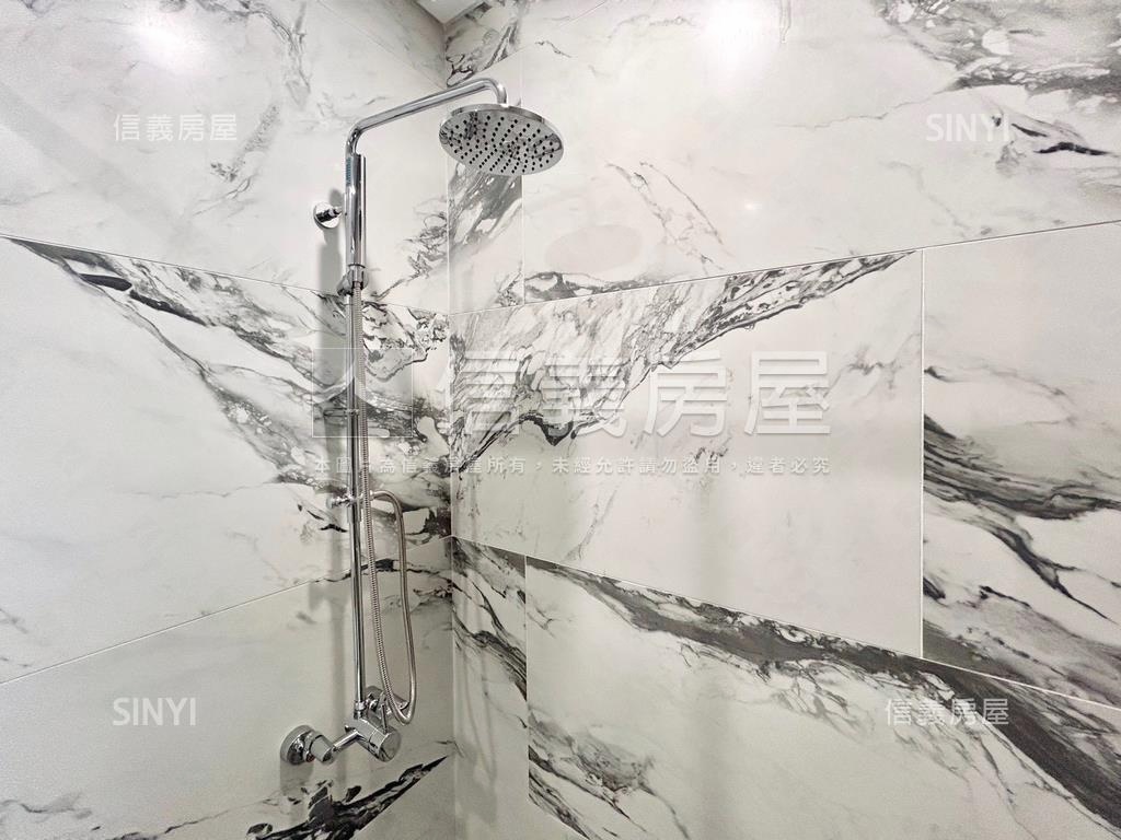 雲峰２Ｃ三房裝潢美屋房屋室內格局與周邊環境