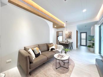 雲峰２Ｃ三房裝潢美屋