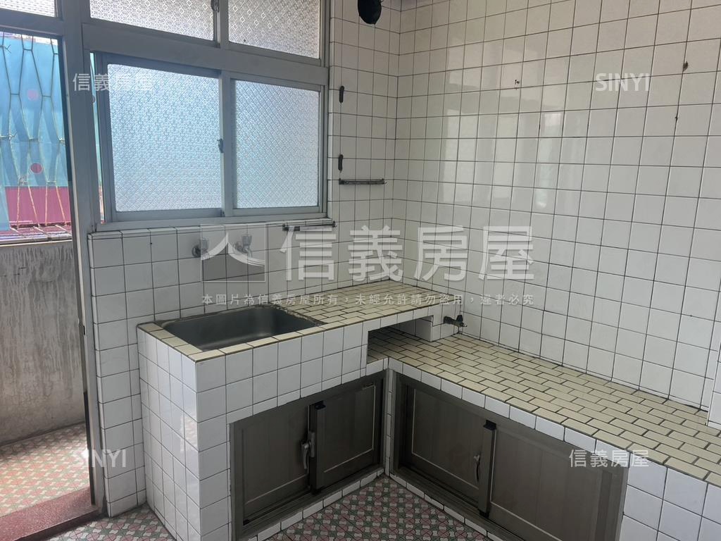 大空間邊間亮亮屋房屋室內格局與周邊環境