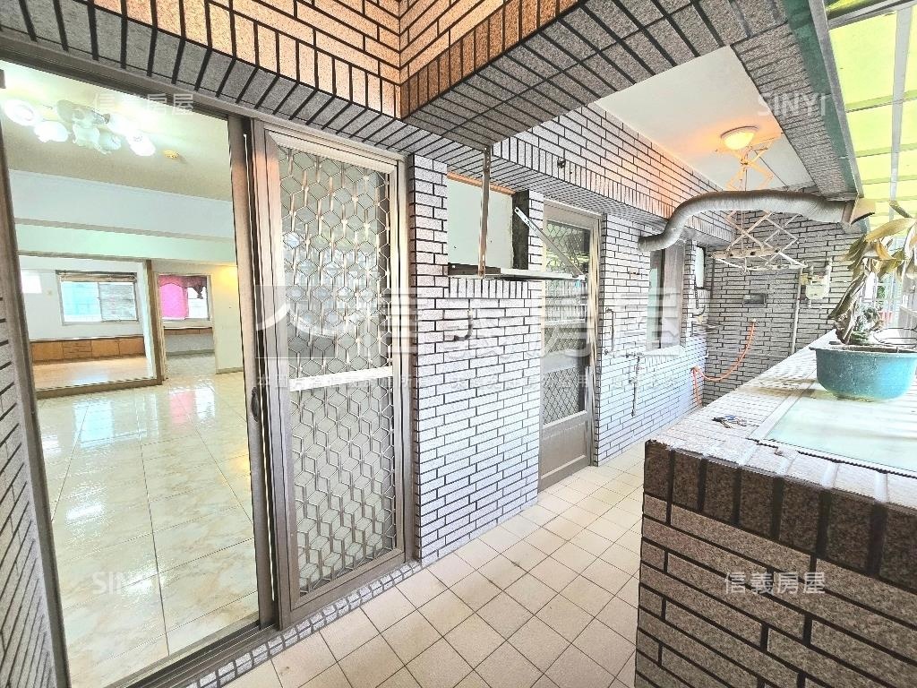 近高鐵大四房溫馨美宅房屋室內格局與周邊環境