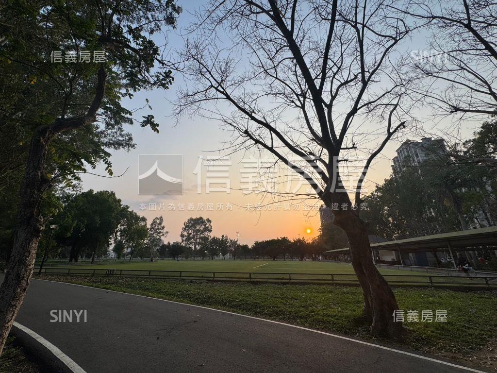 公園景觀強未來強店面房屋室內格局與周邊環境