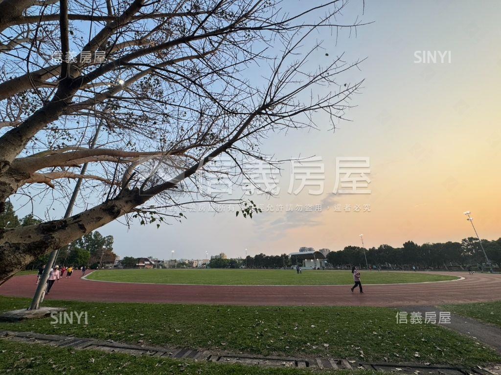 公園景觀強未來強店面房屋室內格局與周邊環境