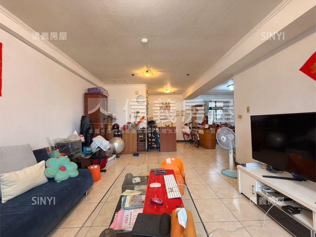 精忠報國景觀三房車位房屋室內格局與周邊環境