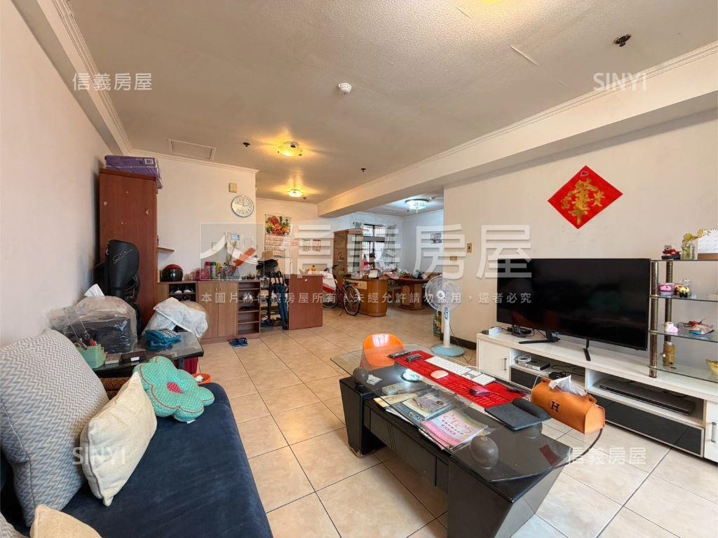 精忠報國景觀三房車位房屋室內格局與周邊環境