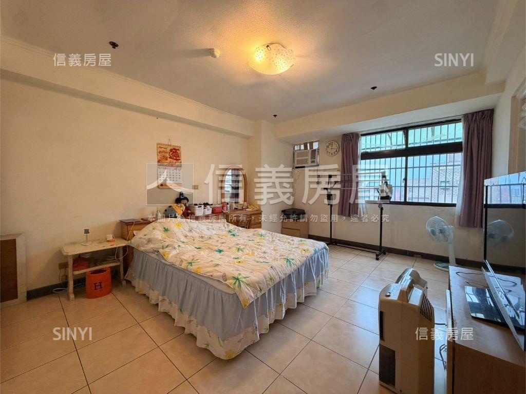 精忠報國景觀三房車位房屋室內格局與周邊環境