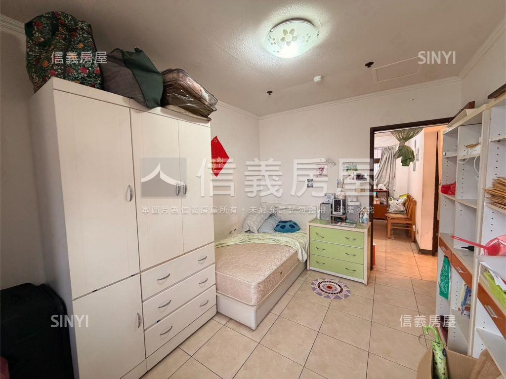 精忠報國景觀三房車位房屋室內格局與周邊環境