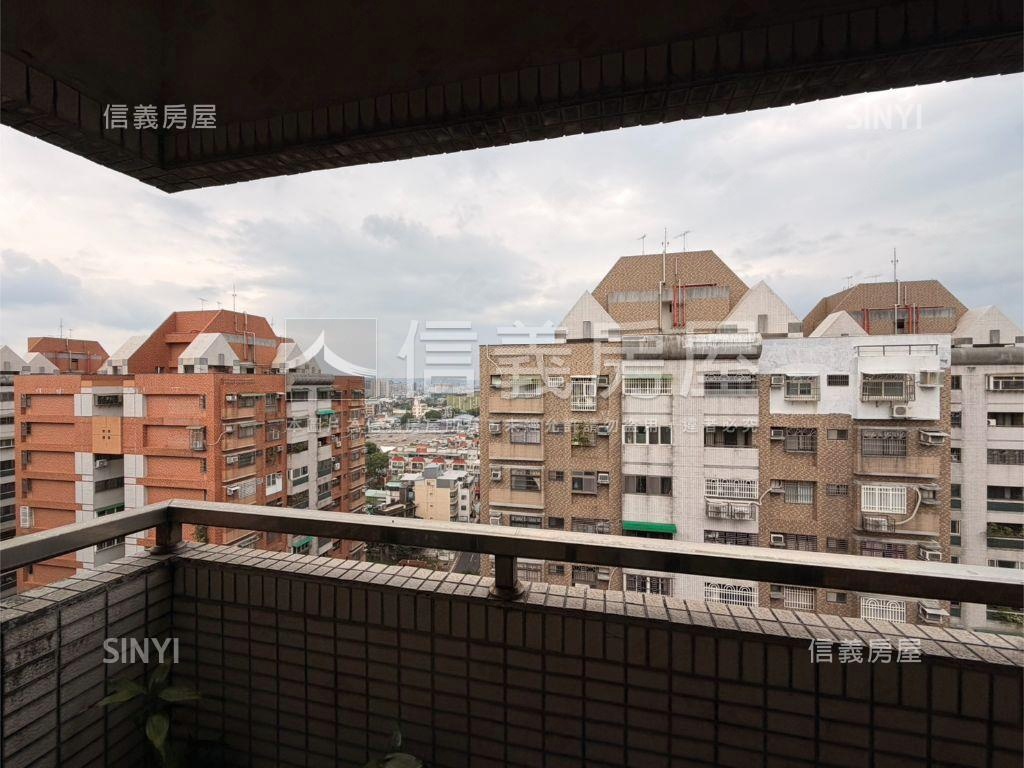 精忠報國景觀三房車位房屋室內格局與周邊環境