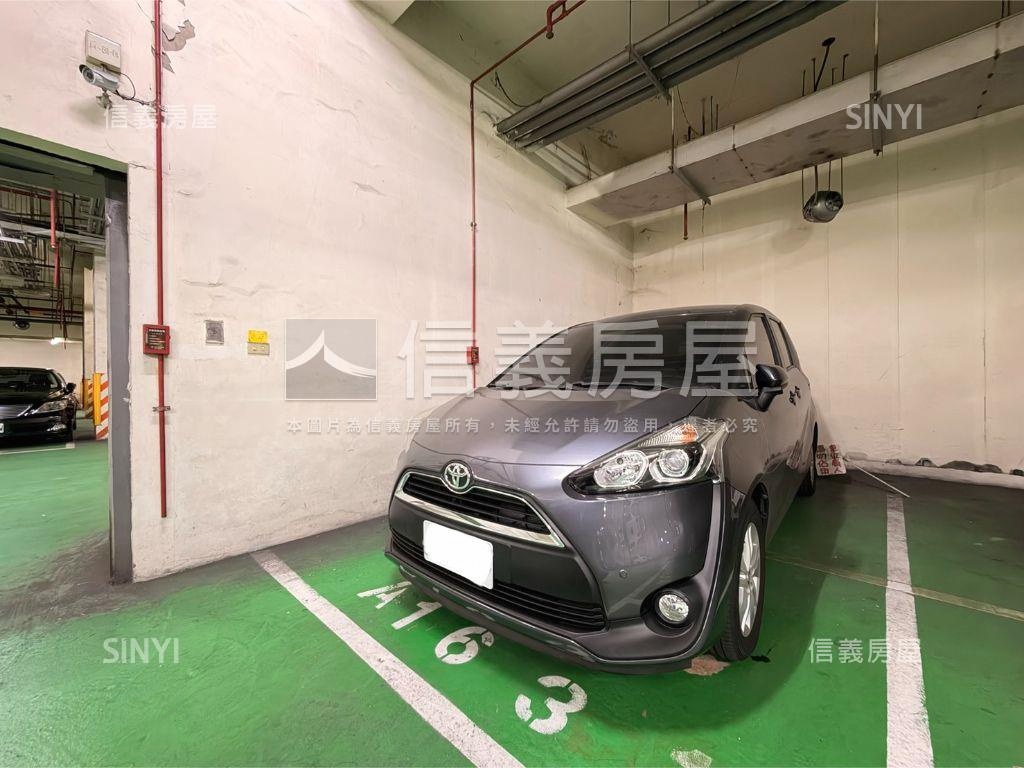 精忠報國景觀三房車位房屋室內格局與周邊環境