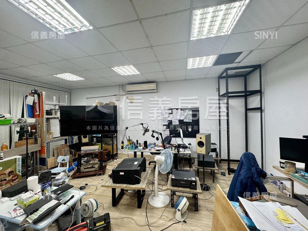 稀有近高鐵雙翼辦公室房屋室內格局與周邊環境