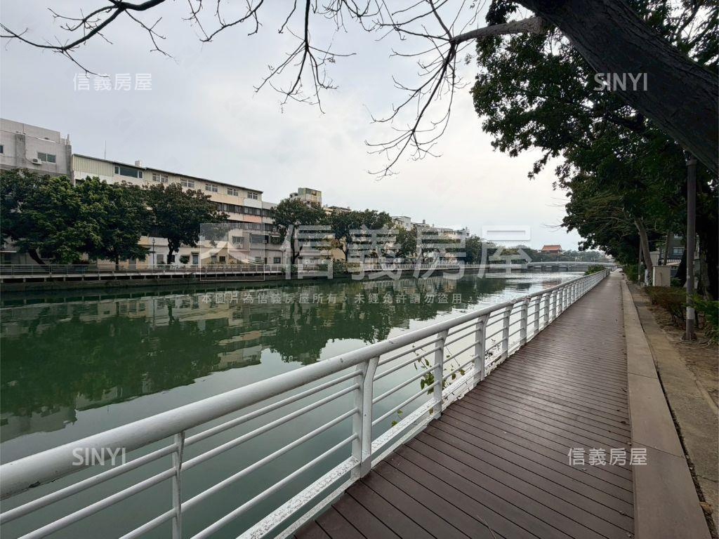 夢時代旁河岸景觀透天房屋室內格局與周邊環境