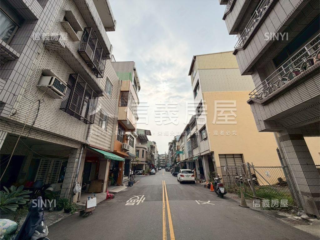 夢時代旁河岸景觀透天房屋室內格局與周邊環境