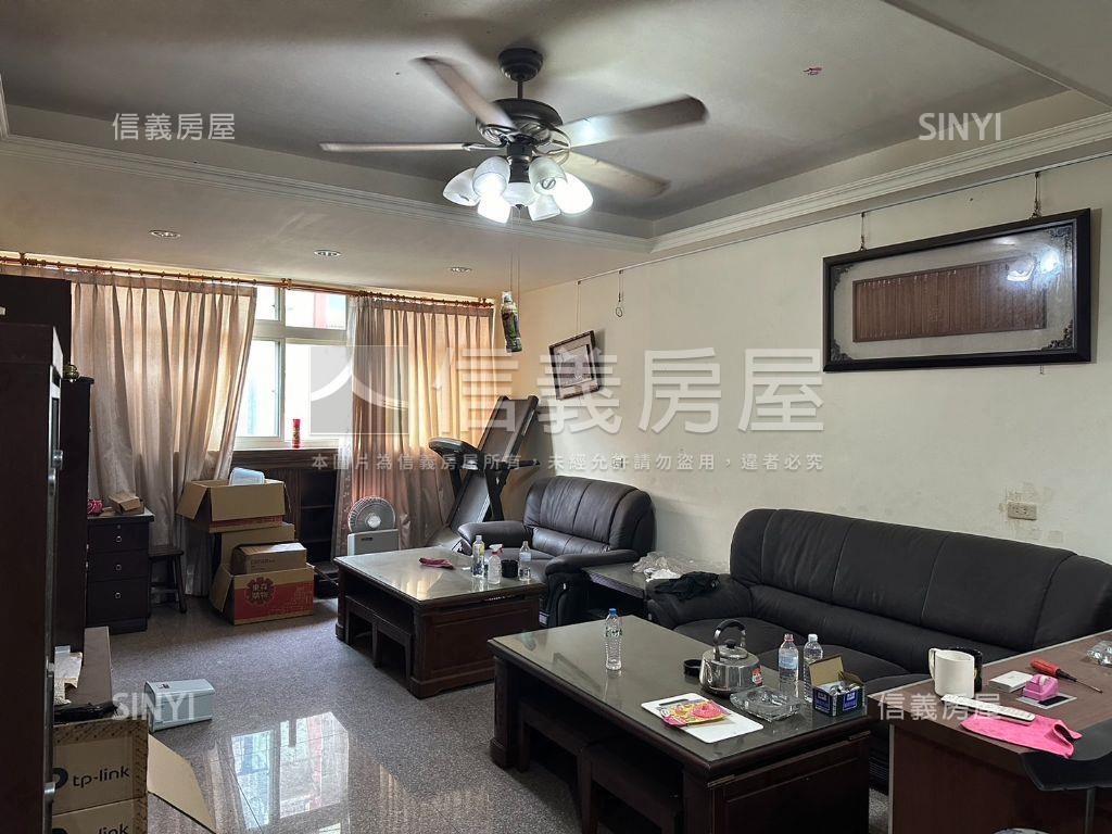 低總價中華路成家車庫透天房屋室內格局與周邊環境