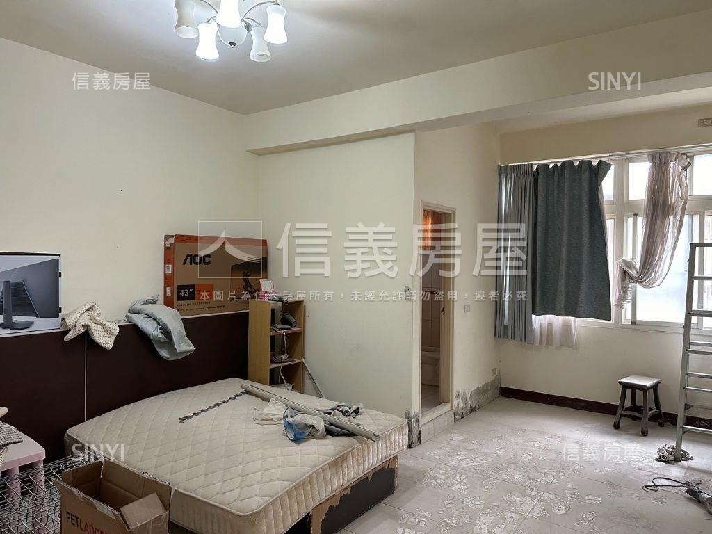 低總價中華路成家車庫透天房屋室內格局與周邊環境