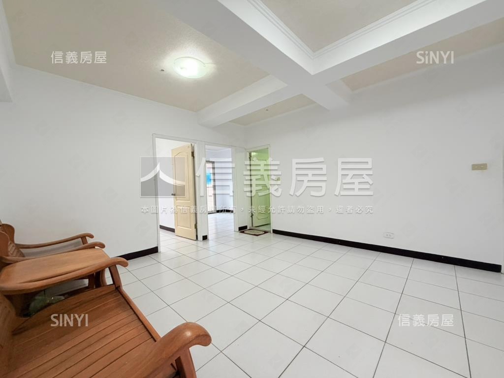 藍海名廈兩房球場平面車位房屋室內格局與周邊環境