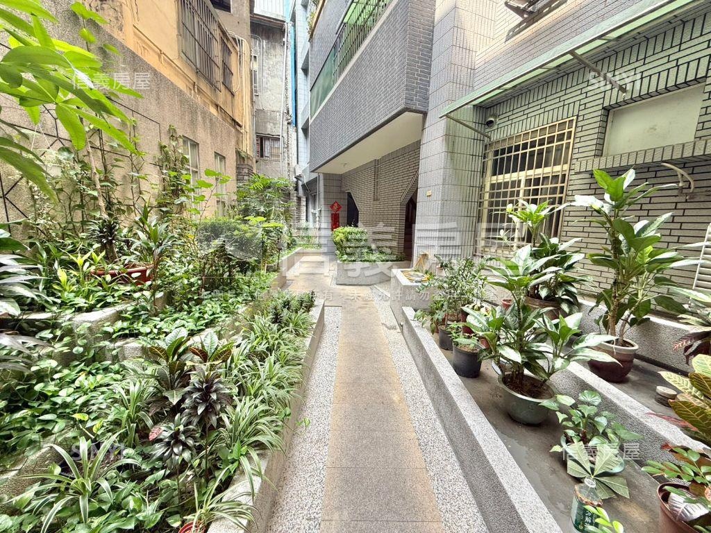 城市凰家三房附Ｂ１平車位房屋室內格局與周邊環境