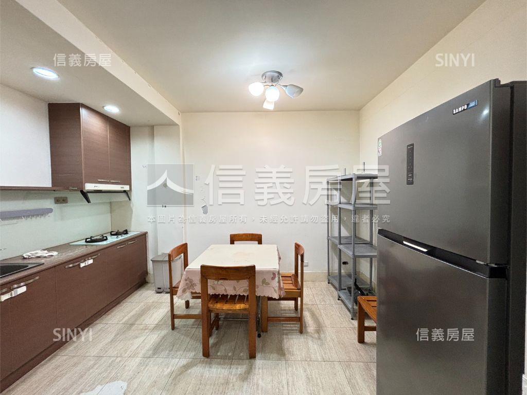 近捷運低總方正公寓三樓房屋室內格局與周邊環境