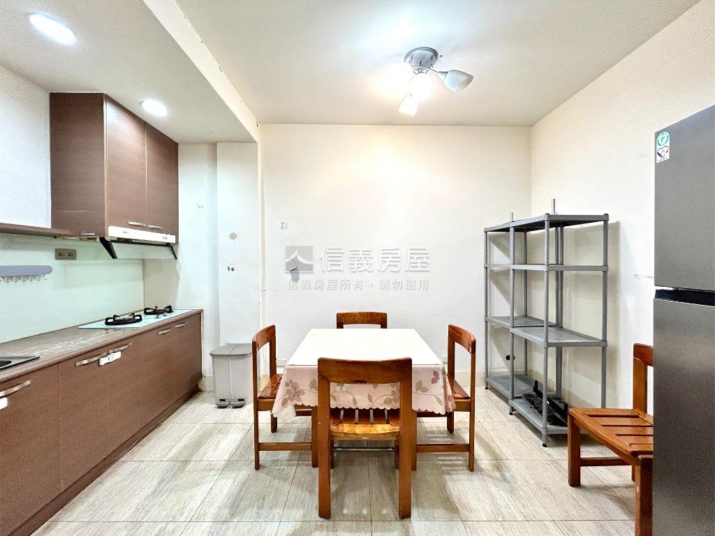 近捷運低總方正公寓三樓房屋室內格局與周邊環境