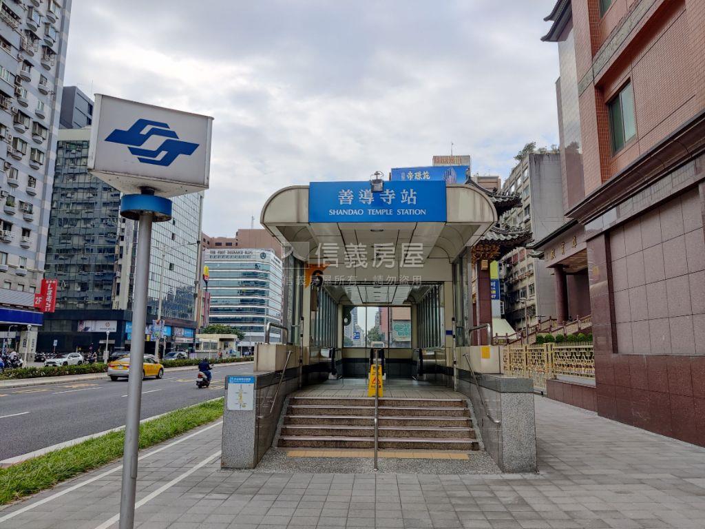 近捷運低總方正公寓三樓房屋室內格局與周邊環境