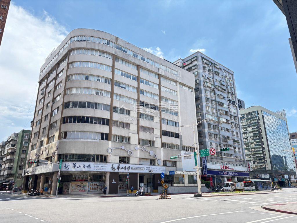近捷運低總方正公寓三樓房屋室內格局與周邊環境