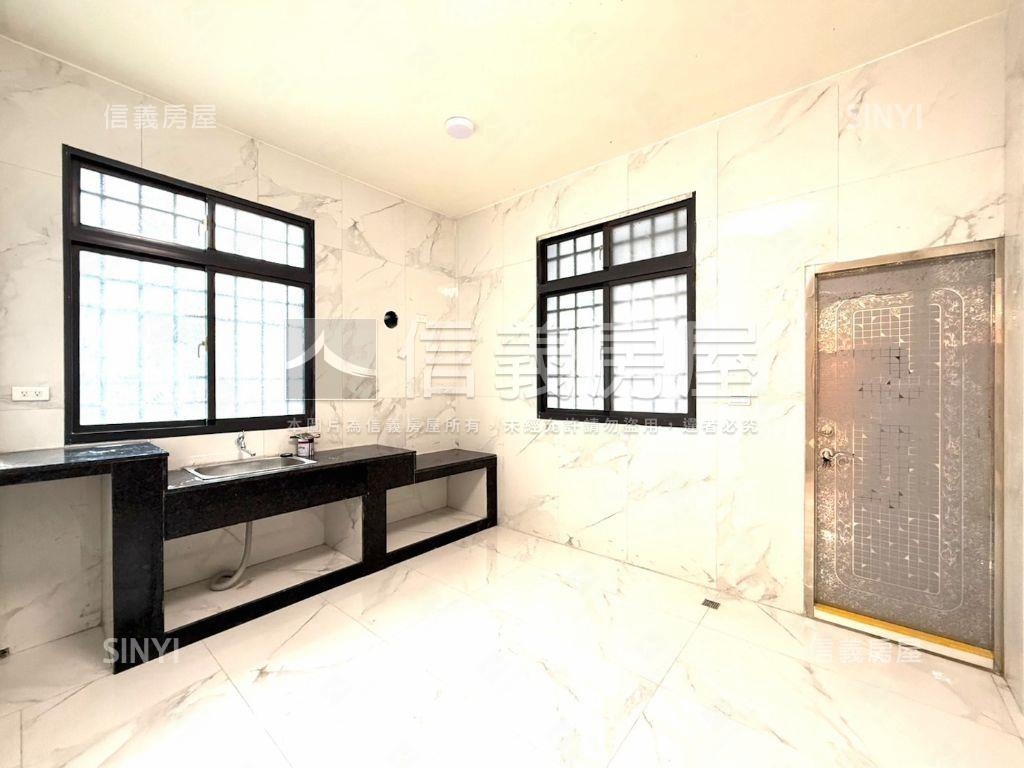 崗石建材好採光邊間透天房屋室內格局與周邊環境
