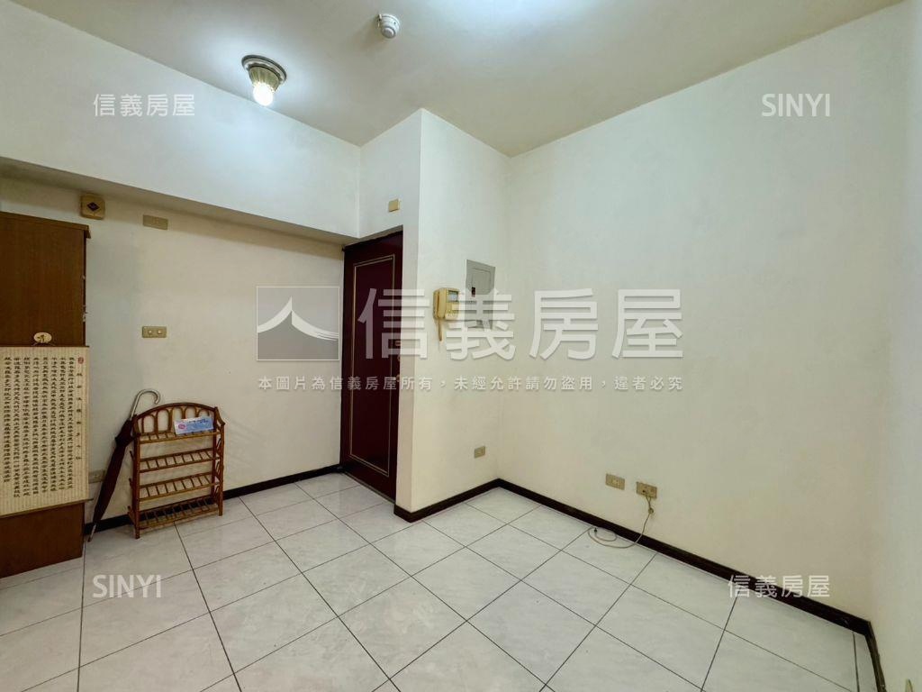 惜售捷運後棟優質小資宅房屋室內格局與周邊環境